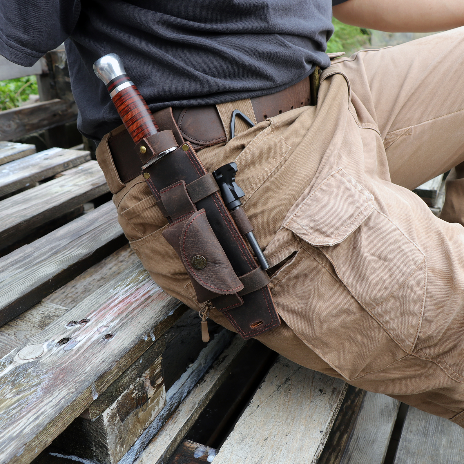 Tourbon Camping Leather thKnif - Bushcraft Knife Fixed のレビューと価格